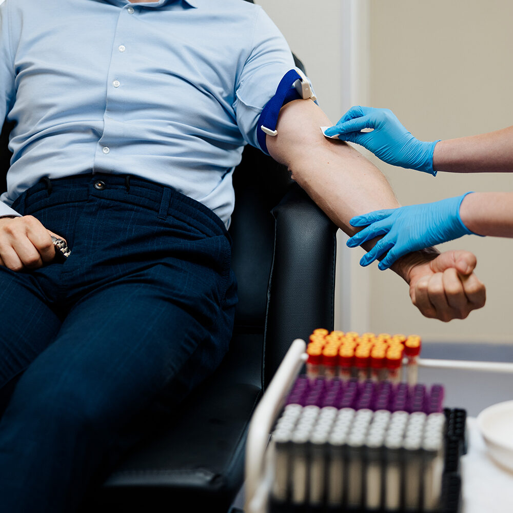 Vérvétel a Lotusz Medical Center rendelőjében szakasszisztens által