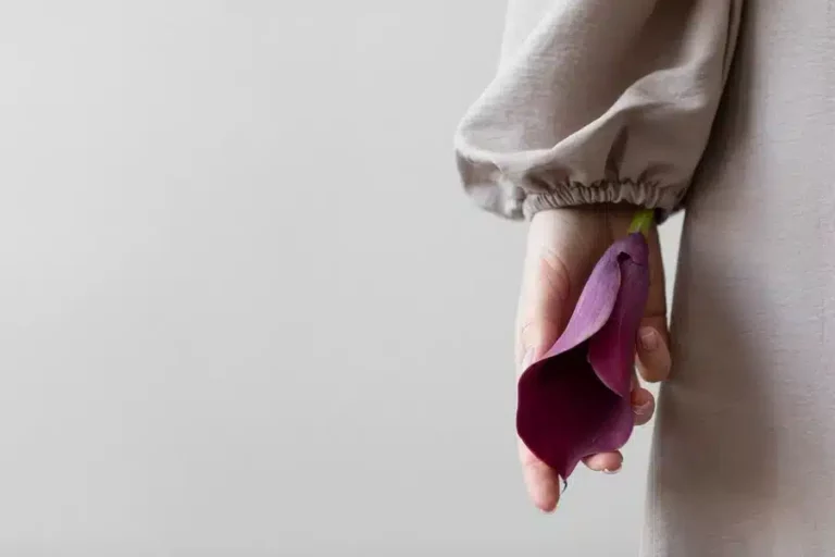 Nőiességet és egészséget szimbolizáló virág, a méhnyakrák-megelőzés témájához